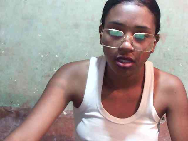 TriciaBella webcam