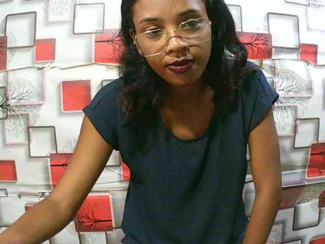 TriciaBella webcam