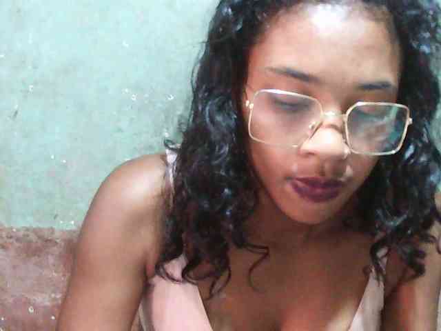 TriciaBella webcam