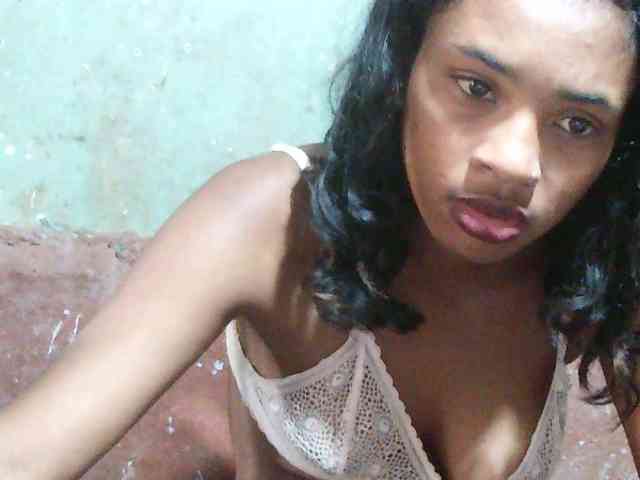 TriciaBella webcam