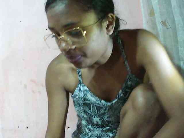 TriciaBella webcam