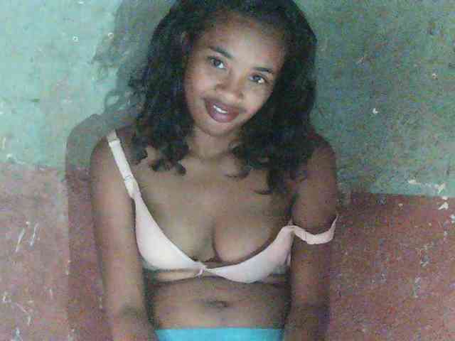 TriciaBella webcam