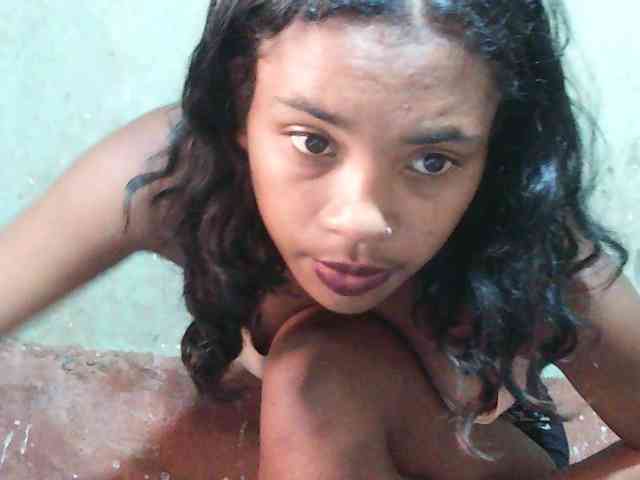TriciaBella webcam