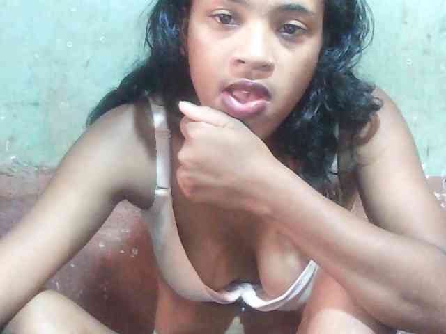 TriciaBella webcam