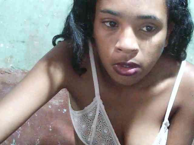 TriciaBella webcam
