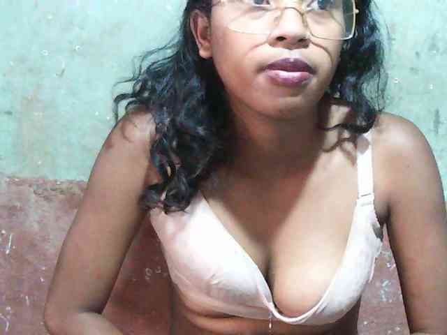 TriciaBella webcam