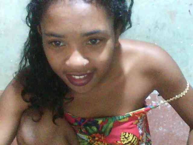 TriciaBella webcam