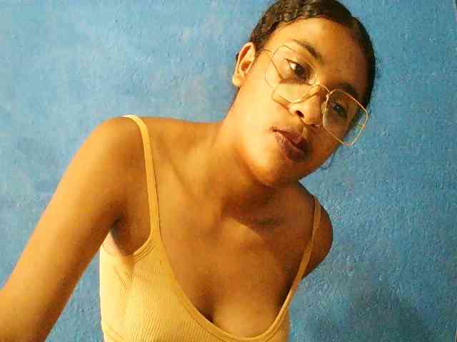 TriciaBella Live Webcam on BongaCams