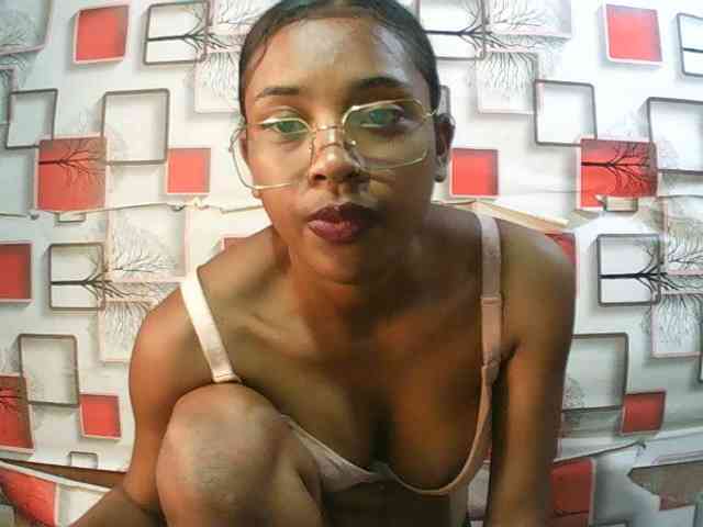TriciaBella webcam
