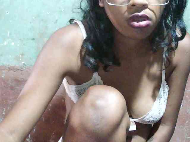TriciaBella webcam