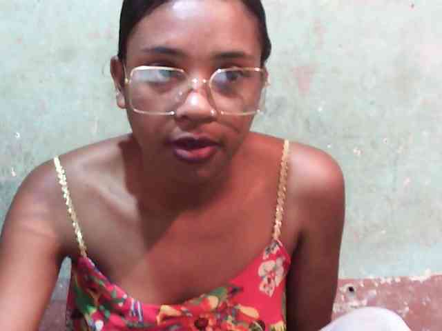 TriciaBella webcam