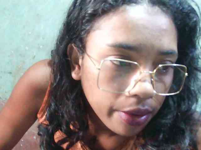 TriciaBella webcam