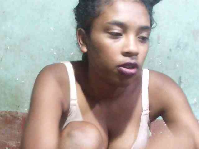 TriciaBella webcam