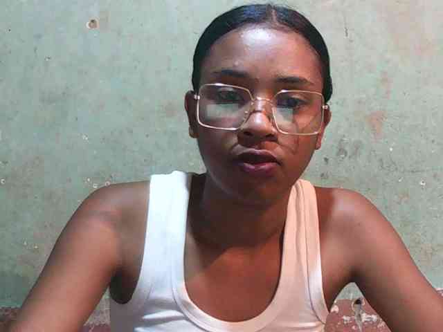 TriciaBella webcam
