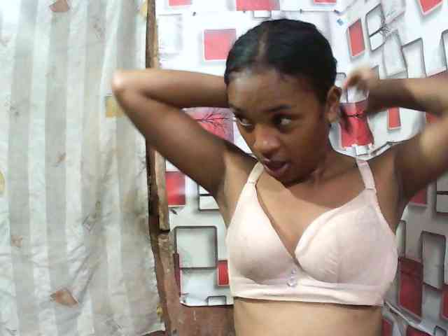 TriciaBella webcam