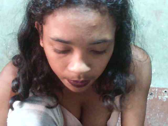TriciaBella webcam