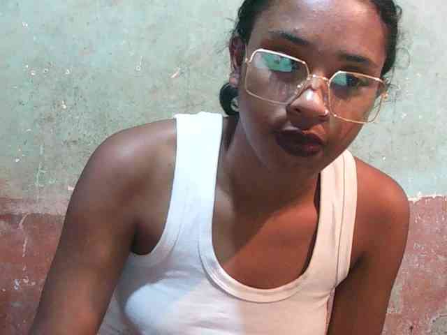 TriciaBella webcam