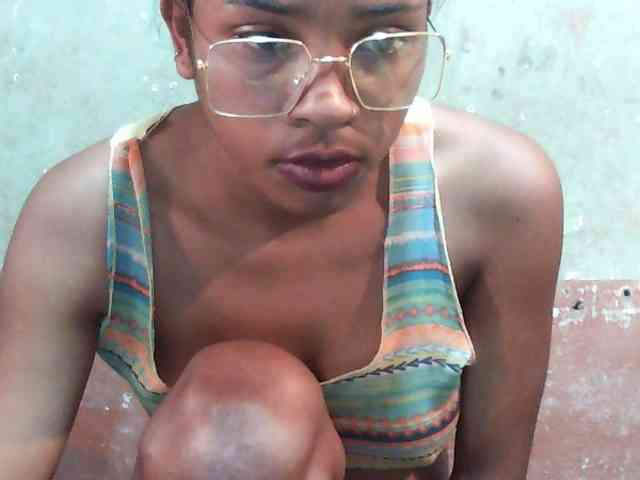 TriciaBella webcam
