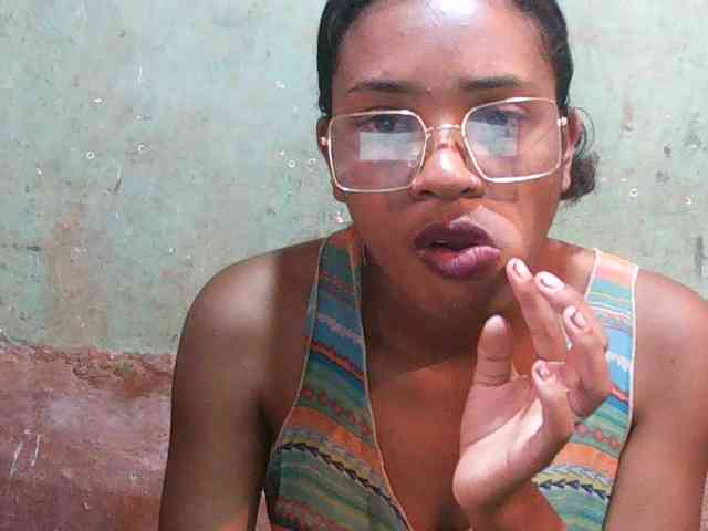 TriciaBella webcam