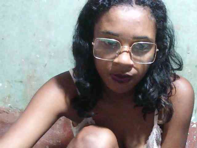 TriciaBella webcam