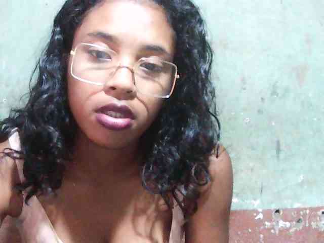 TriciaBella webcam