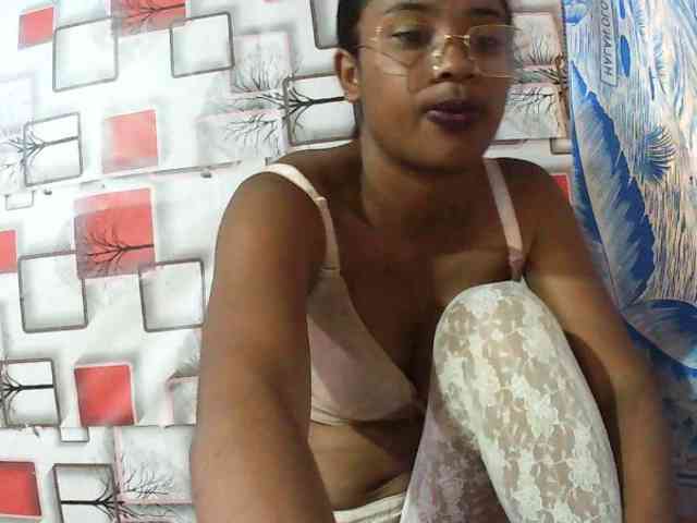 TriciaBella webcam