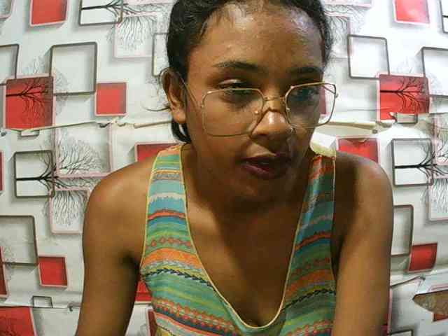 TriciaBella webcam