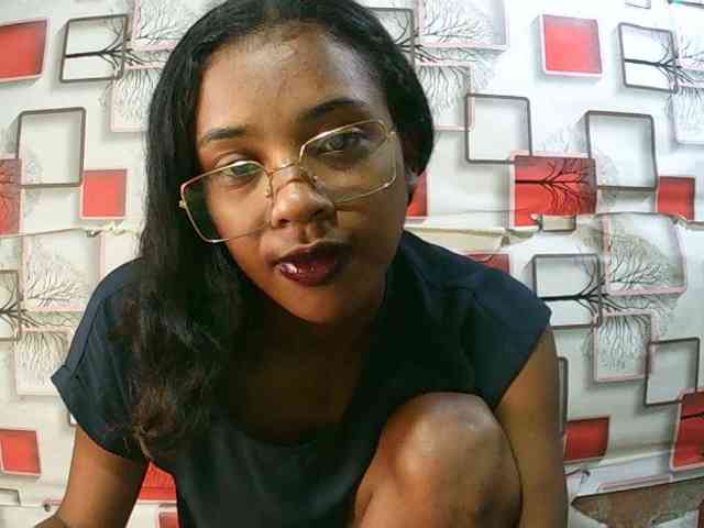 TriciaBella webcam
