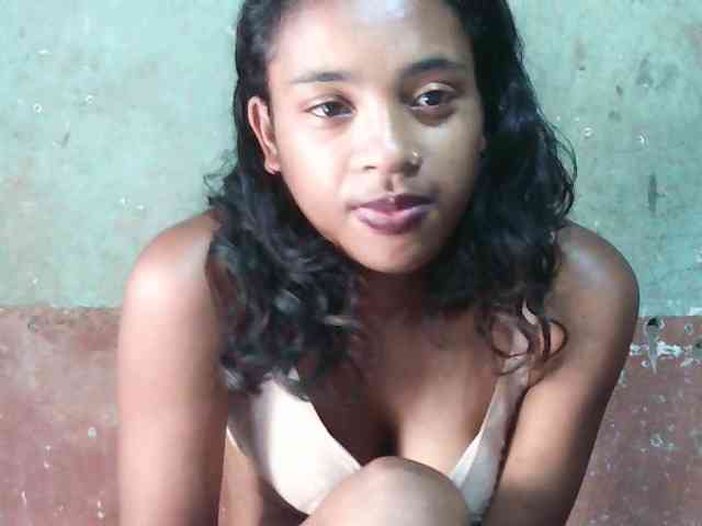 TriciaBella webcam
