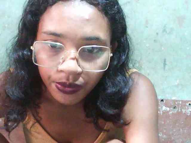 TriciaBella webcam