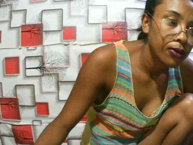 TriciaBella webcam