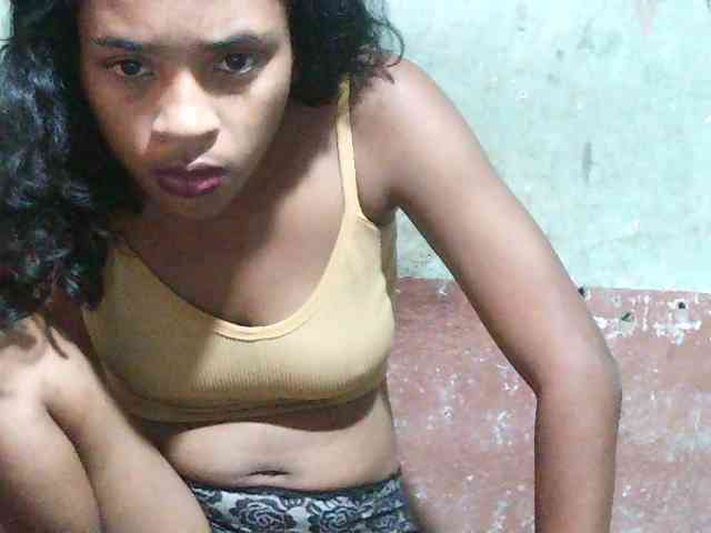 TriciaBella webcam