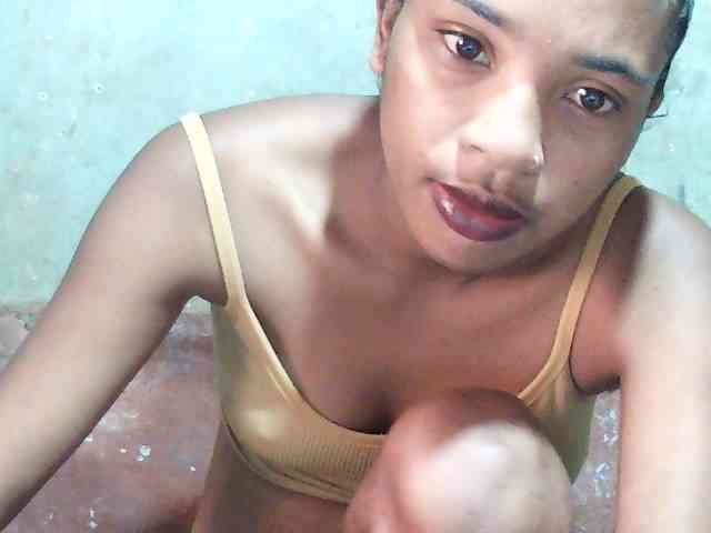 TriciaBella webcam