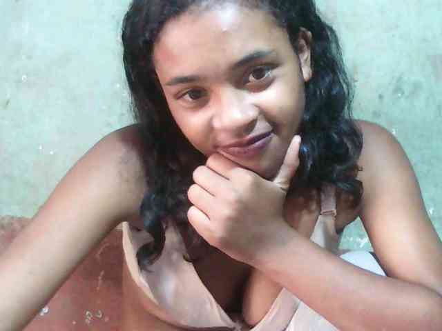 TriciaBella webcam