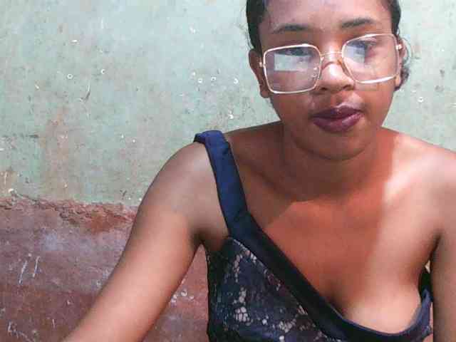 TriciaBella webcam