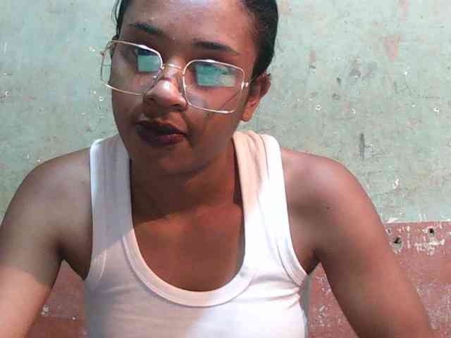 TriciaBella webcam