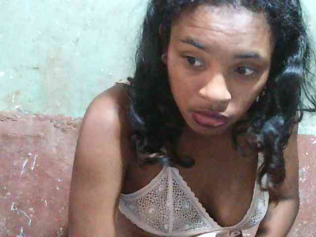 TriciaBella webcam