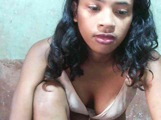 TriciaBella webcam