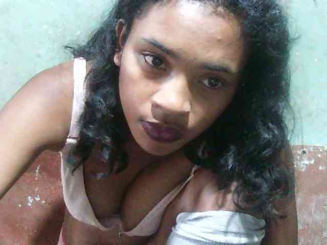TriciaBella webcam