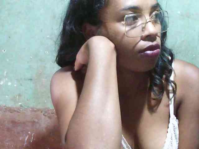 TriciaBella webcam