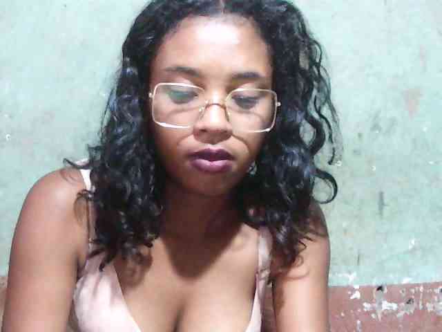 TriciaBella webcam