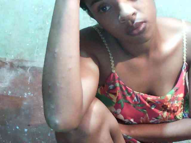 TriciaBella webcam