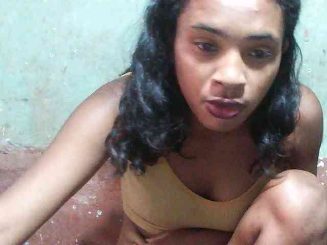 TriciaBella webcam