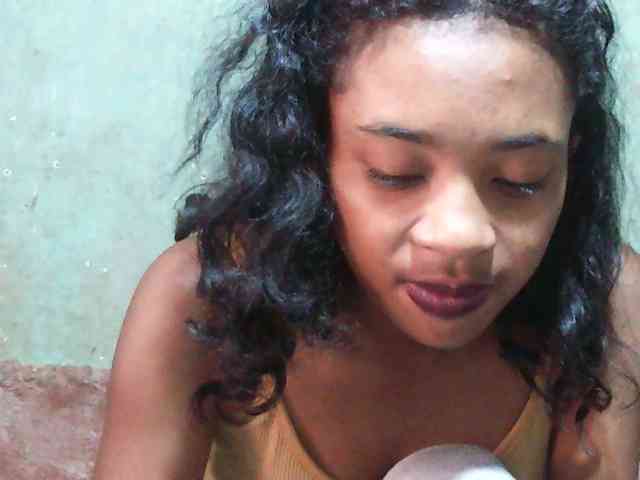 TriciaBella webcam