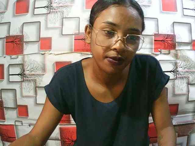 TriciaBella webcam