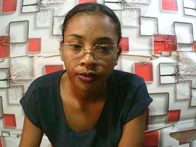 TriciaBella webcam