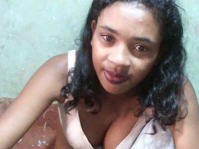 TriciaBella webcam