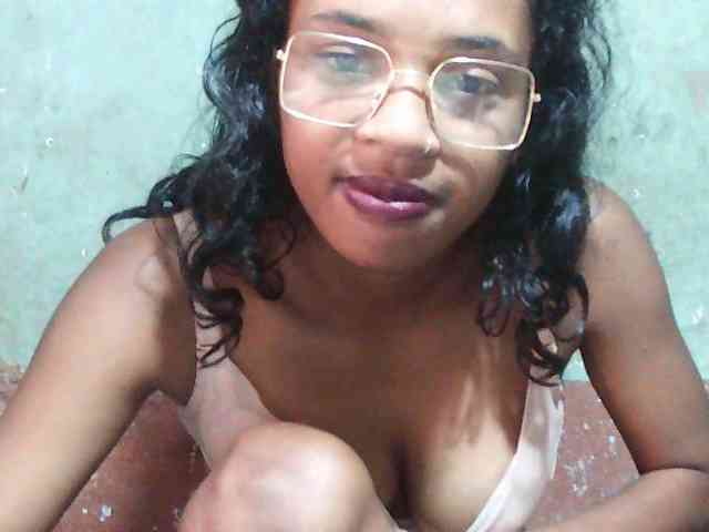 TriciaBella webcam