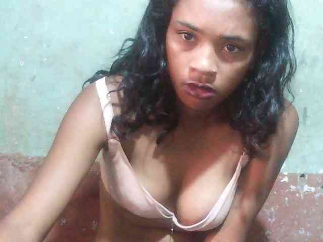 TriciaBella webcam