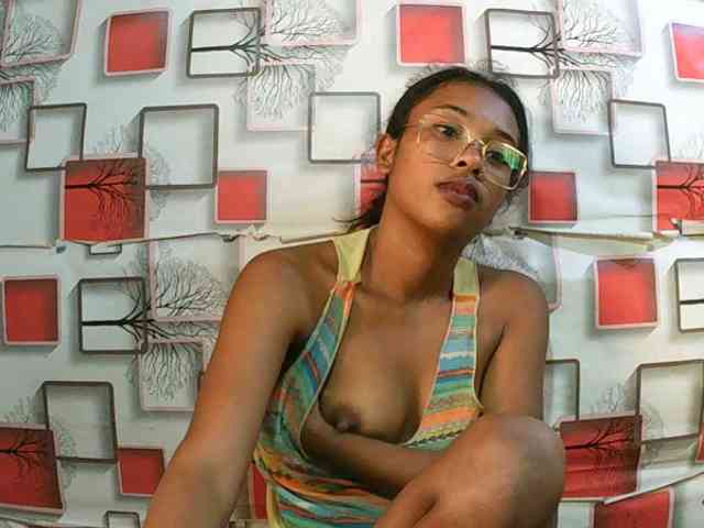 TriciaBella webcam
